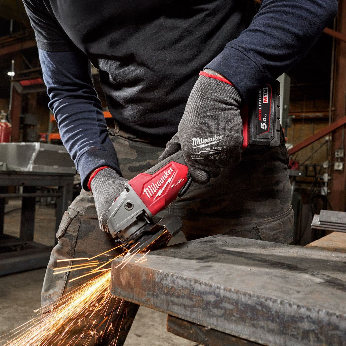Milwaukee M18FSAG115X-0 18V Brushless 115mm Angle Grinder with 1 x 3.0Ah Battery & Charger