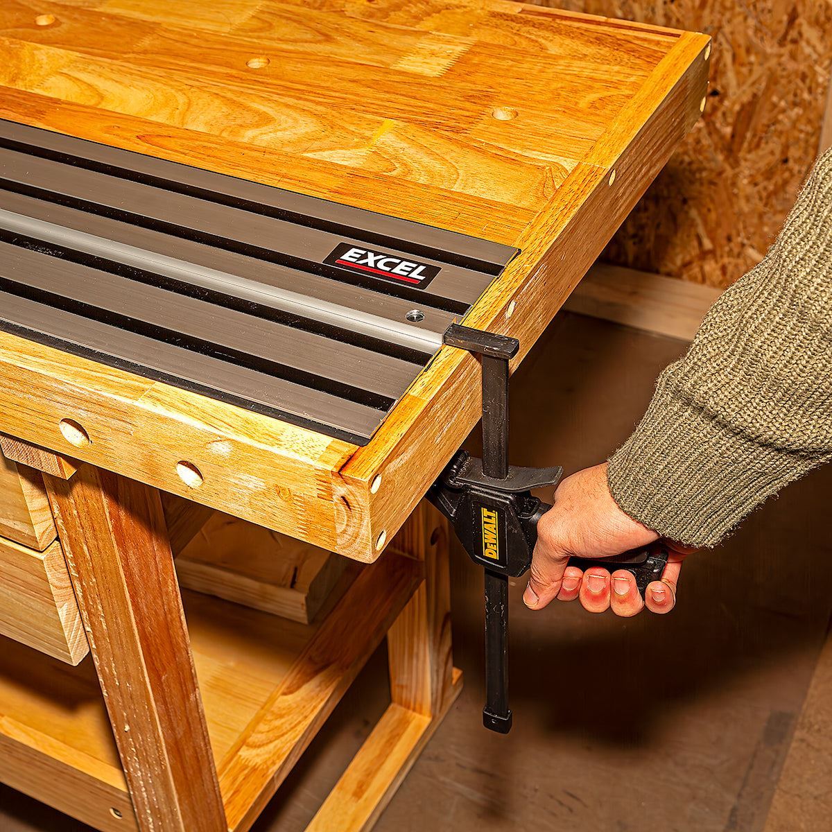 1.5m Guide Rail for Dewalt Plunge Saw DWS520, DCS520N Item Condition Damaged Box