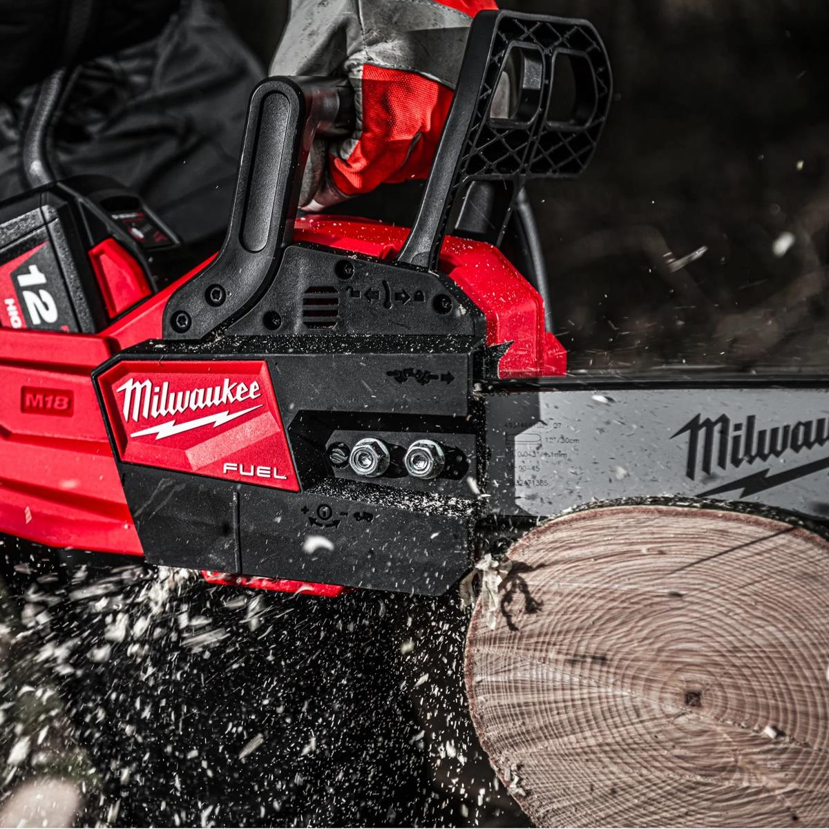 Milwaukee M18FCHSC-122 18V FUEL Brushless 30cm Chainsaw with 2 x 12.0Ah Battery & Charger 4933499220