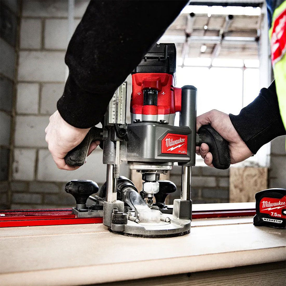 Milwaukee m18 deals router table