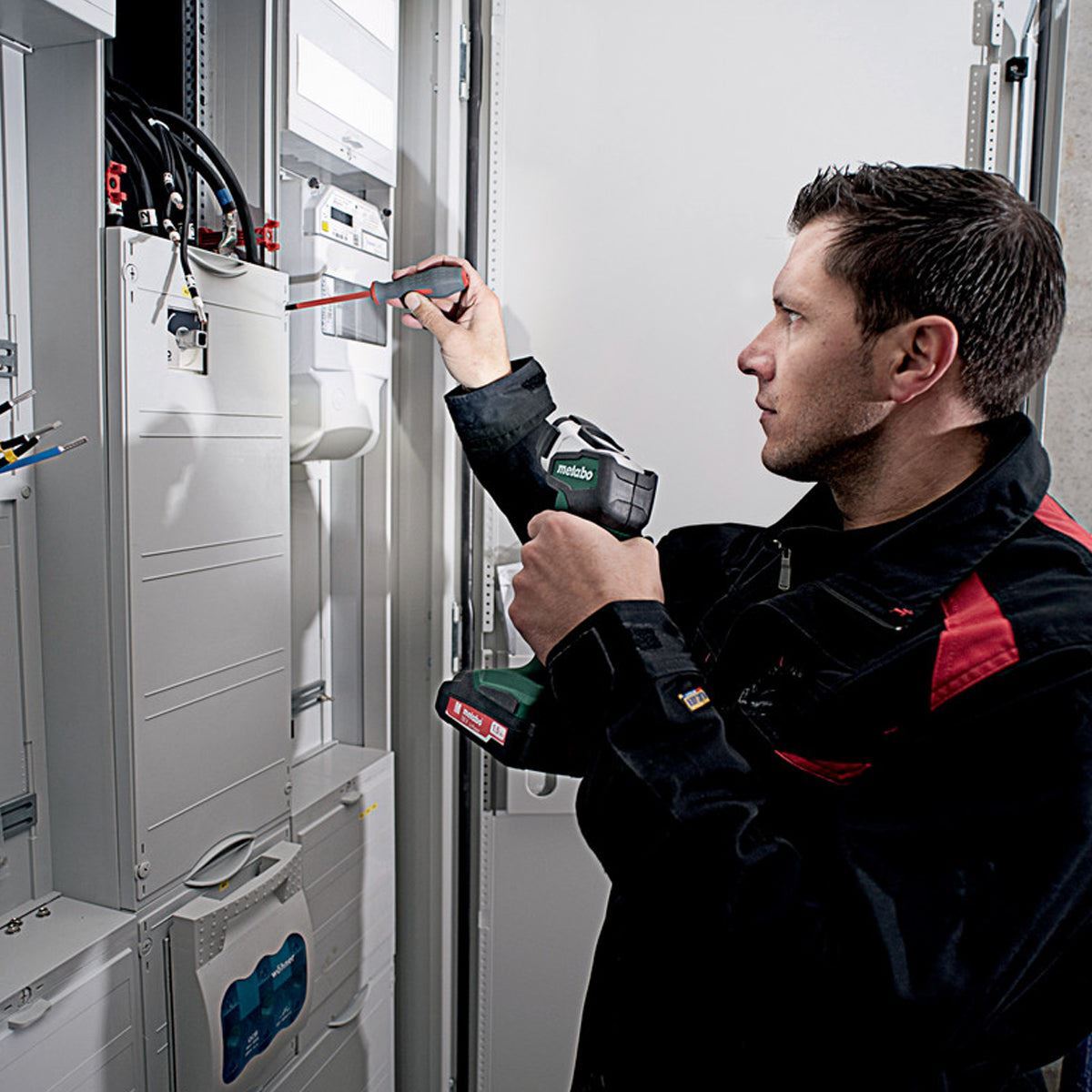 Metabo ULA 14.4-18 14.4-18V Portable LED Torch with 1 x 8.0Ah Battery & Charger