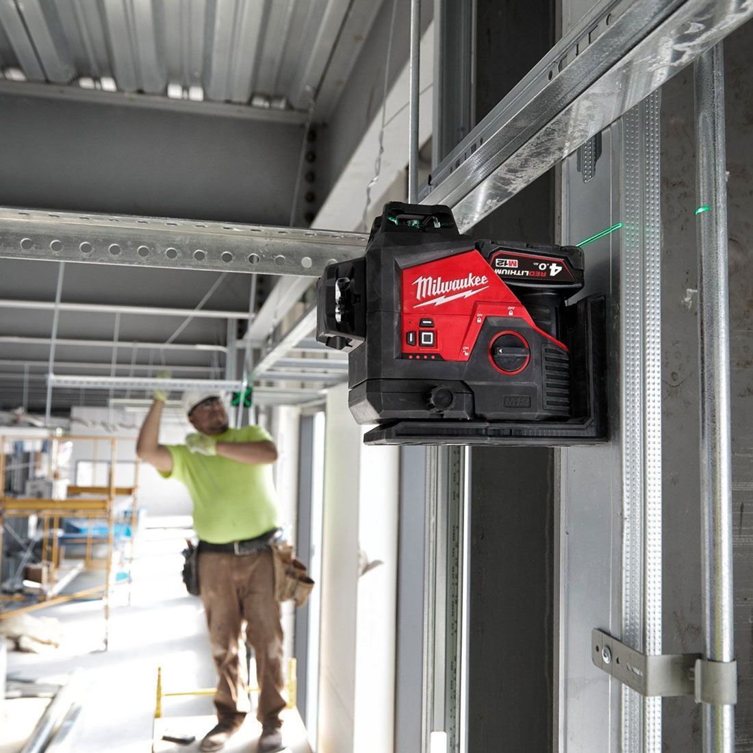 Milwaukee M123PL-0C 12V 360° 3-Plane Green Laser with 1 x 6.0Ah Battery Charger & Case