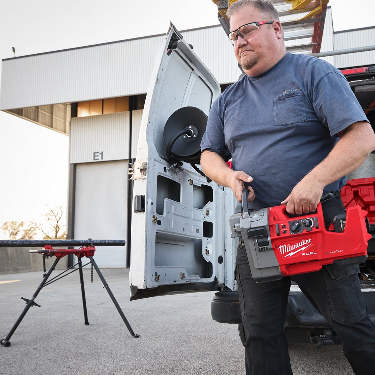 Milwaukee M18FRGRO114-0C 18V M18 FUEL Brushless Roll Groover With 1 x 12.0Ah Battery Charger & Case