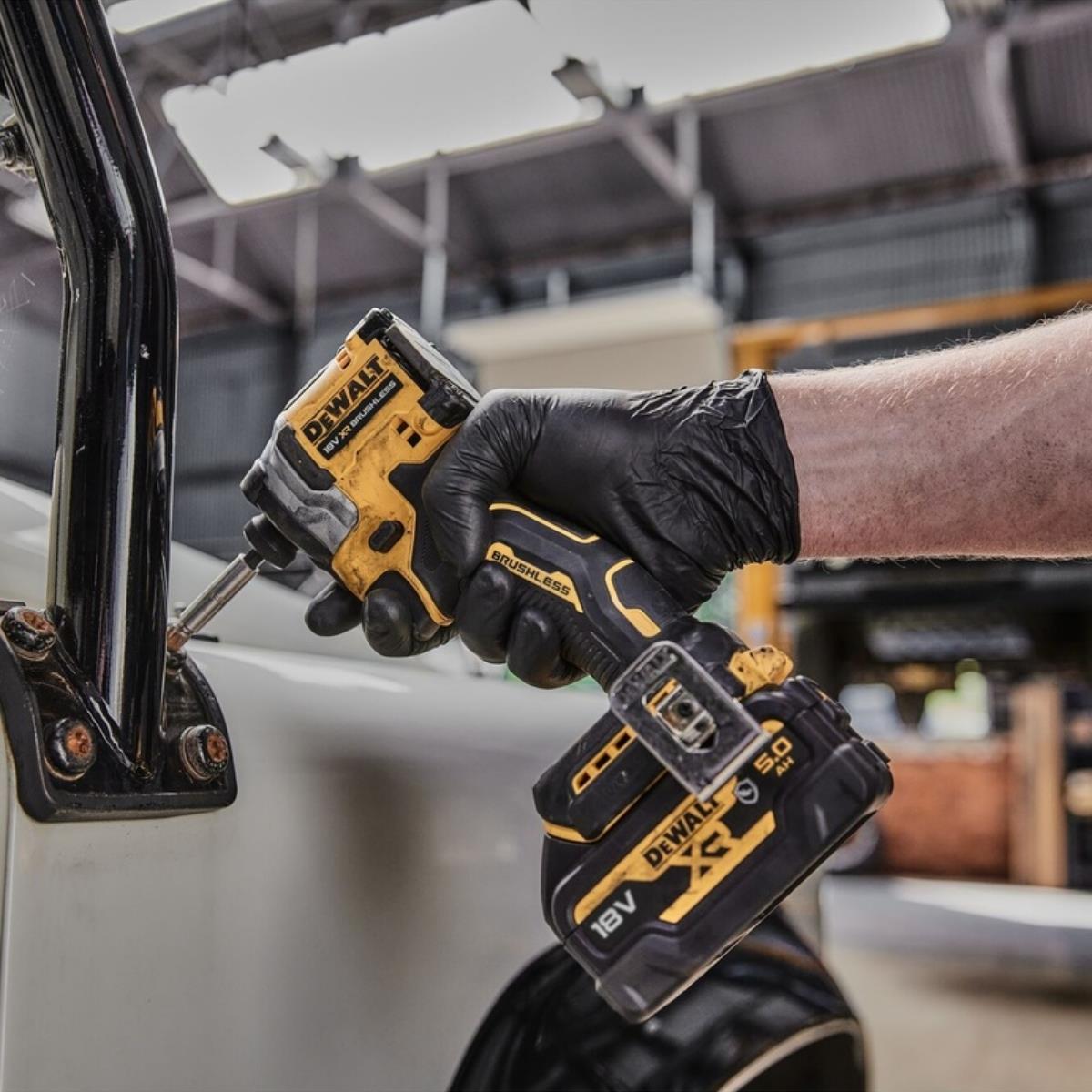 Dewalt DCF850N 18V XR Brushless Impact Driver With 1 x 2.0Ah Battery & Charger