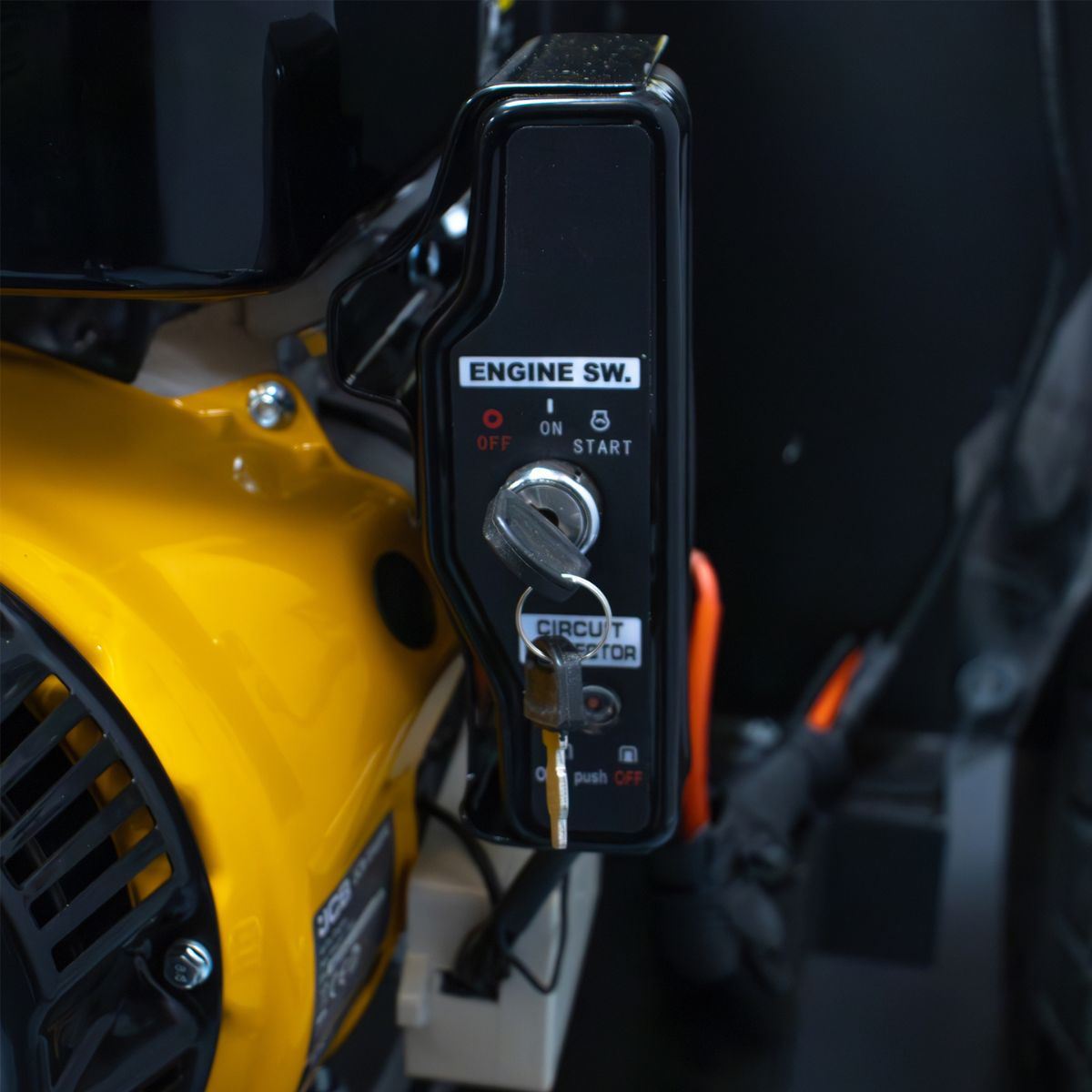 JCB CH150120PE 120mm Heavy-duty Petrol Wood Chipper 15hp 4-Stroke Electric Start