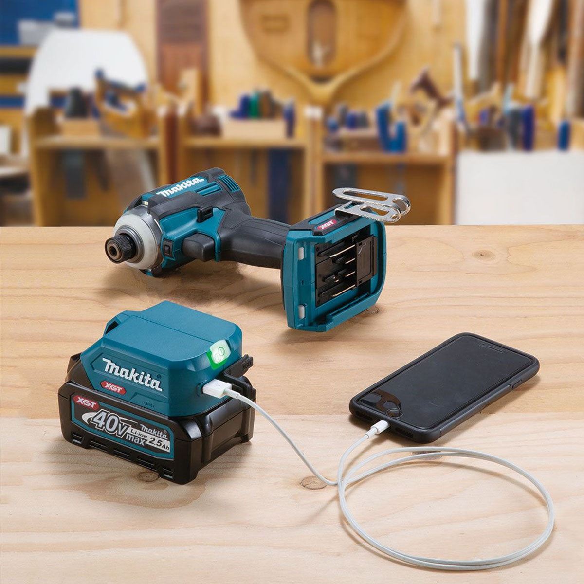 Makita DEAADP001G 40V Max XGT Twin Port USB Charging Adaptor