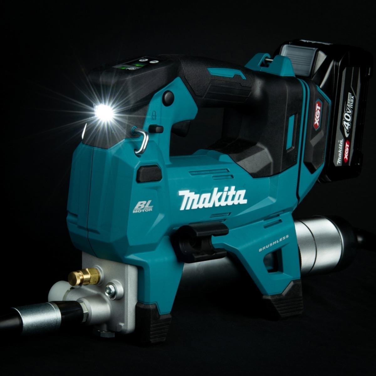 Makita GP001GZ 40V Max XGT Grease Gun with 1 x 5.0Ah Battery & Charger
