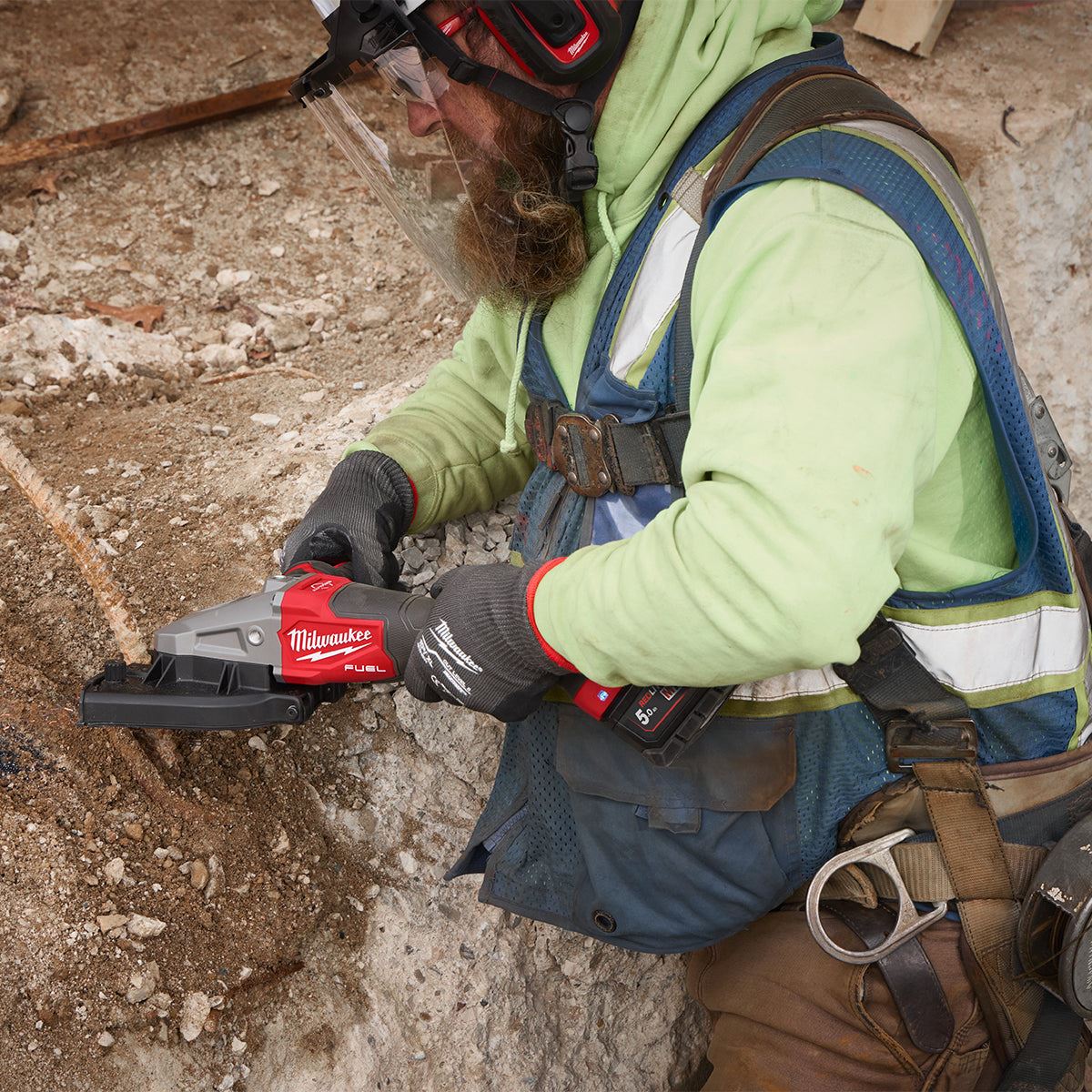 Milwaukee M18FRBCO32-0X 18V M18 FUEL Rebar Cutter with 2 x 5.0Ah Battery Charger & Case