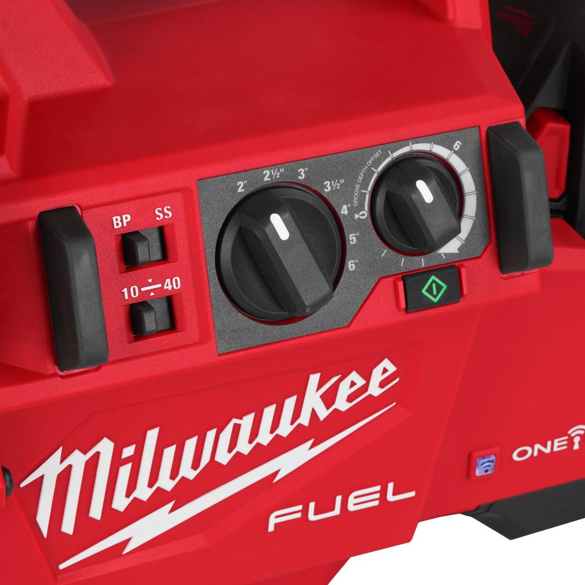 Milwaukee M18FRGRO114-0C 18V M18 FUEL Brushless Roll Groover With 1 x 12.0Ah Battery Charger & Case