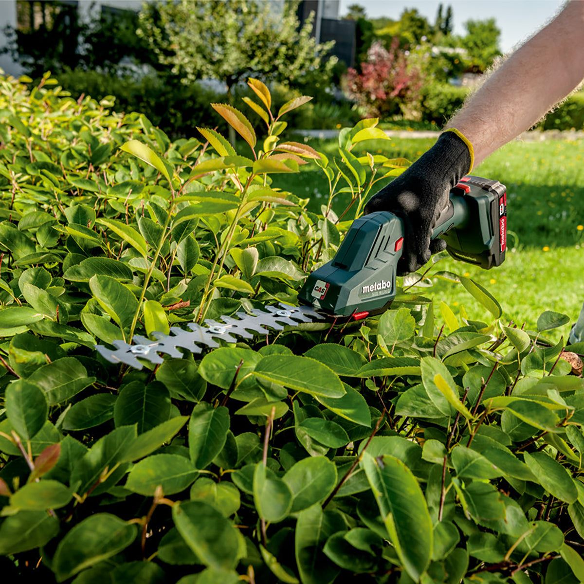 Metabo SGS 18 LTX Q 18V Shrub & Grass Shear With 1 x 4.0Ah Battery & Charger