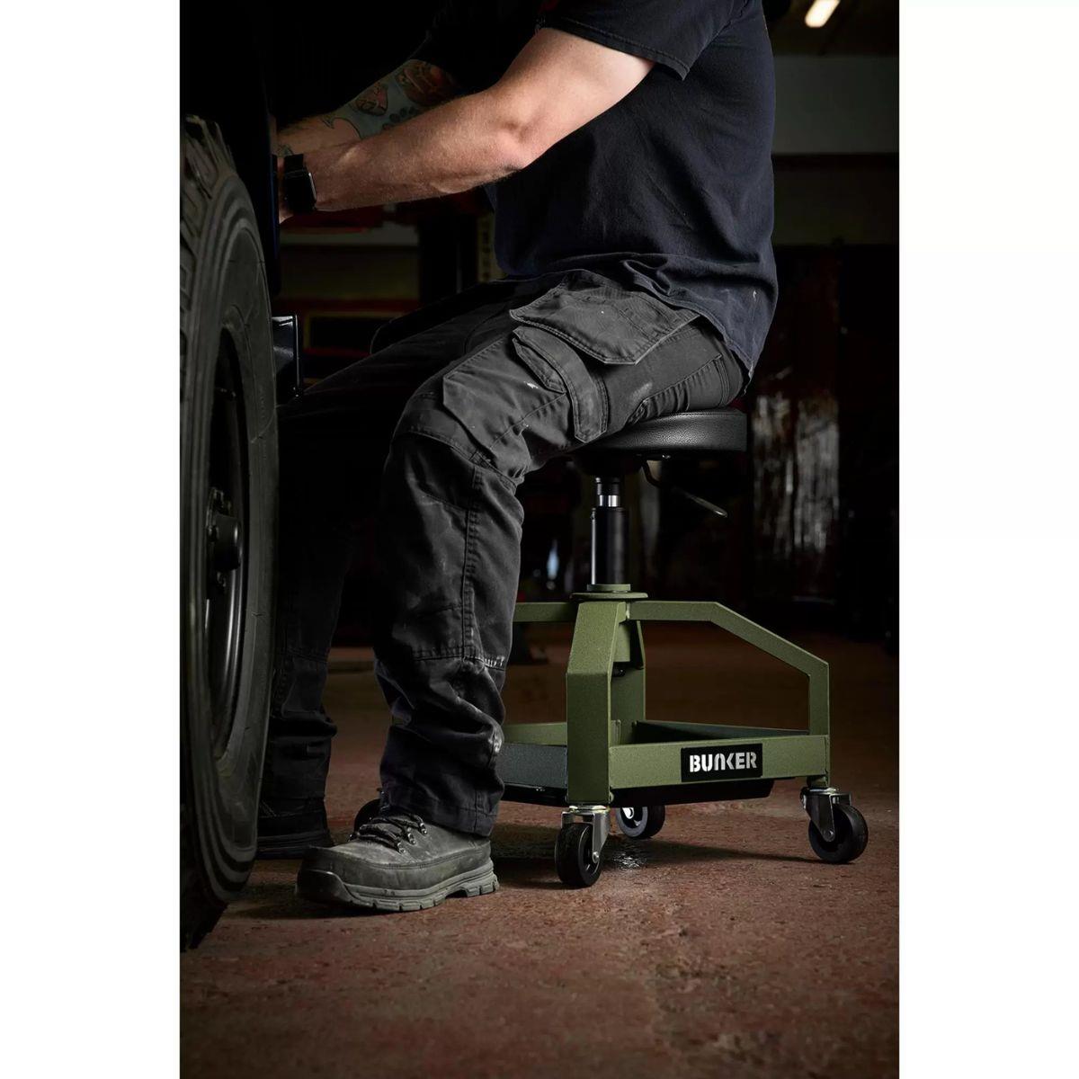 Draper BUNKER AHDSSTL Adjustable Work Stool with Tool Tray 29725