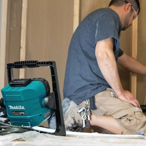 Makita DML805/1 14.4V - 18V LXT LED Worklight with 1 x 5.0Ah Battery & Charger