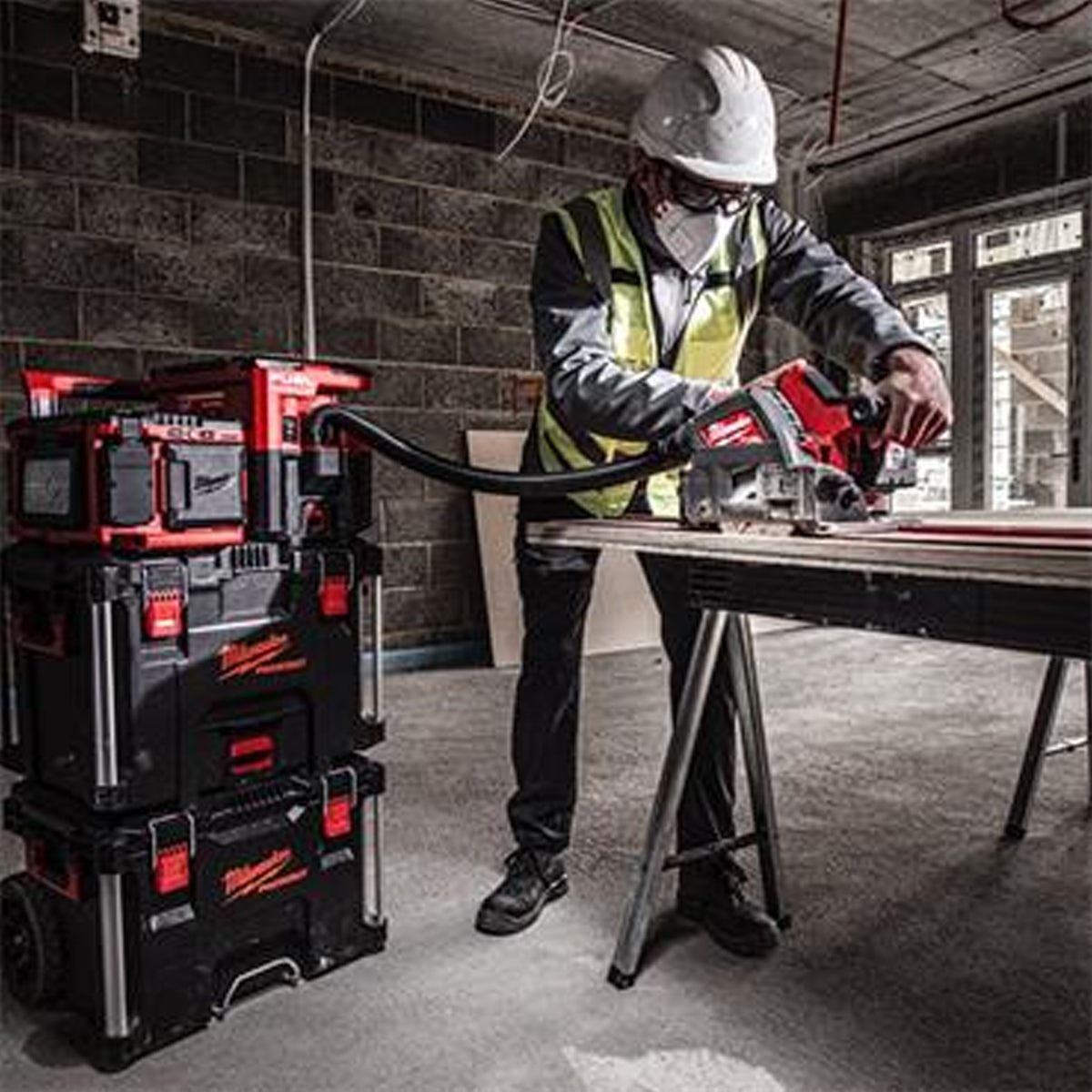 Milwaukee M18FPS55-0P 18V 165mm Fuel Brushless Plunge Saw with 2 x 5.5Ah Battery, Guide Rail Kit & M18VC2-0 Wet and Dry Vacuum Cleaner