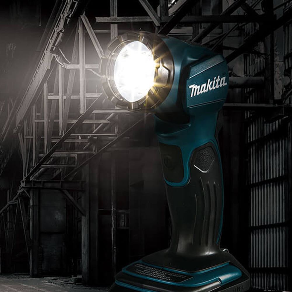 Makita DML815 14.4/18V LXT LED Flashlight with 1 x 5.0Ah Battery & Charger