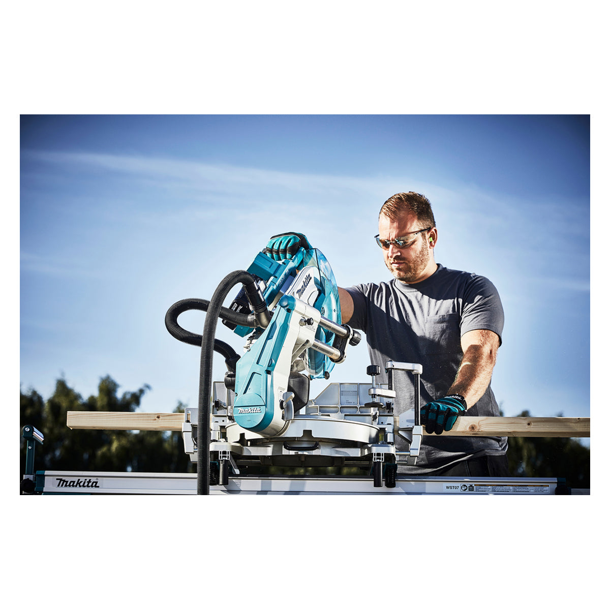 Makita DLS211ZU 36V LXT 305mm Slide Compound Mitre Saw Body Only Powerful Cordless for Professional Cuts