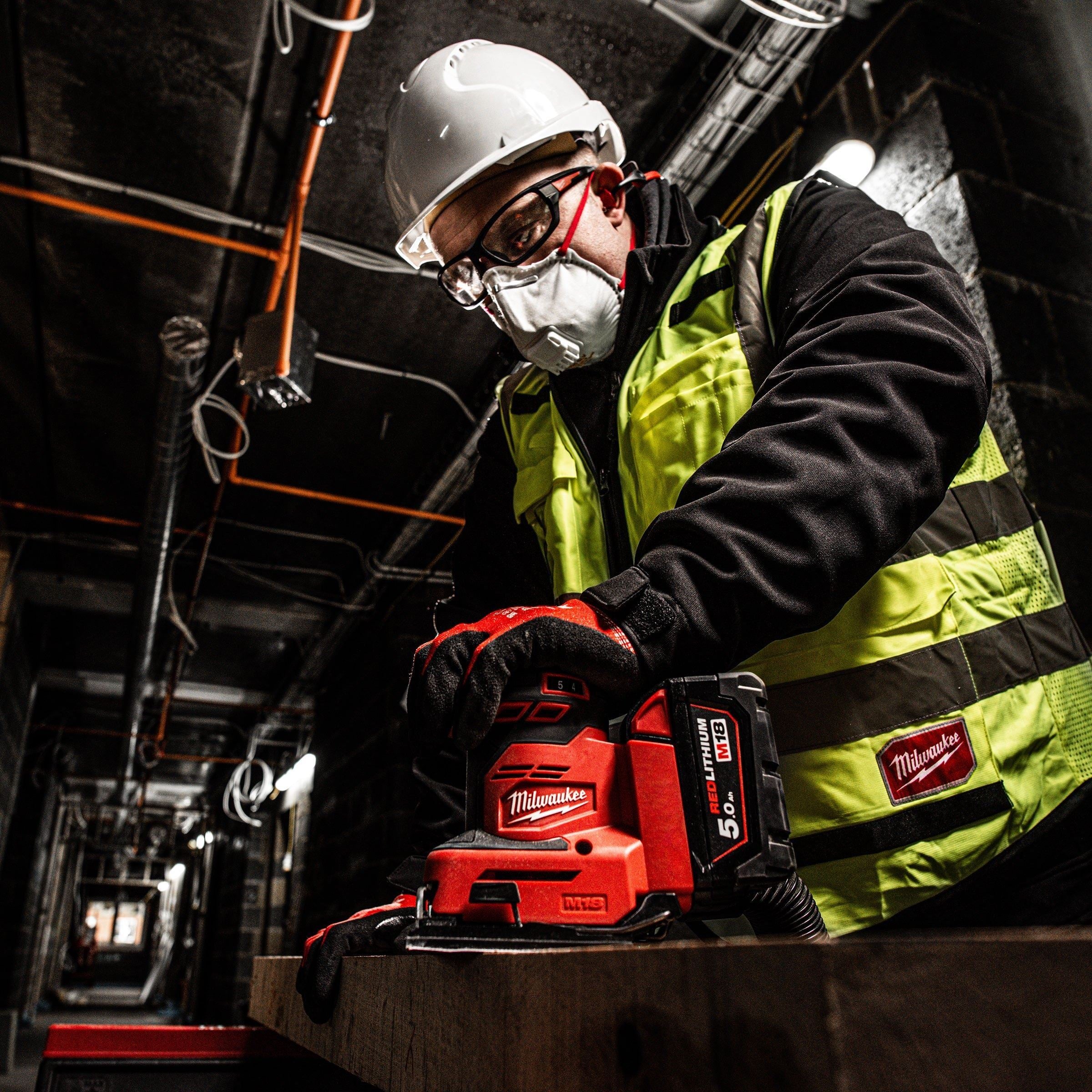 Milwaukee M18BQSS-0 18V Sheet Sander with 1 x 2.0Ah Battery & Charger