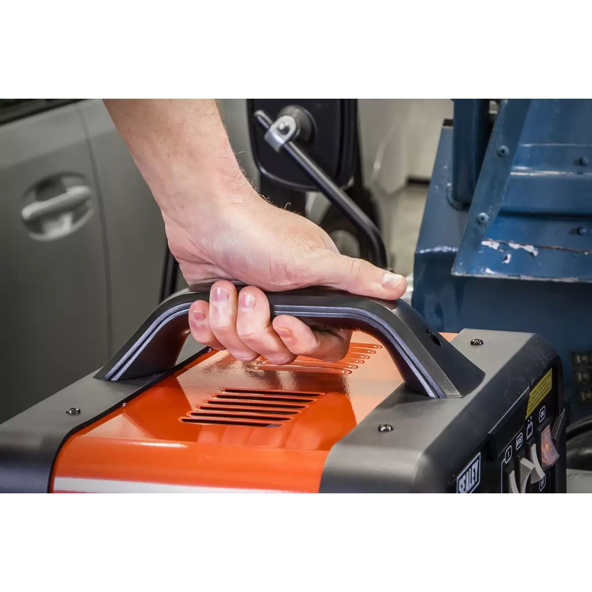 Sealey SUPERBOOST180 180/40A 12/24V Starter/Charger