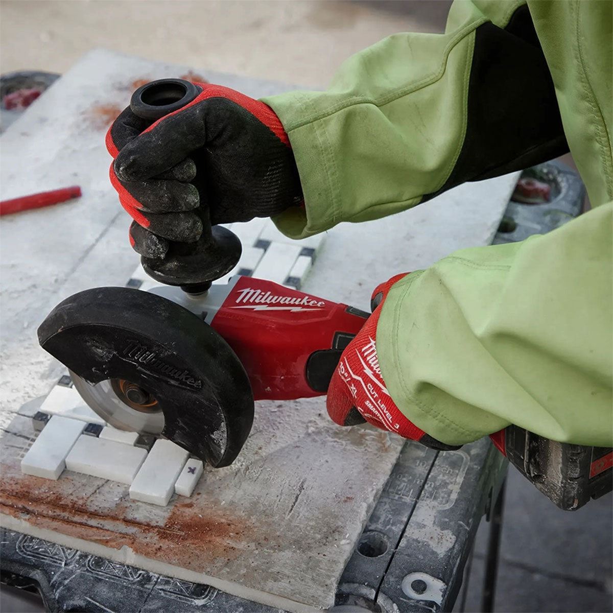 Milwaukee M18BLSAG115XPD-0 18V Brushless 115mm Angle Grinder with 1 x 3.0Ah Battery & Charger