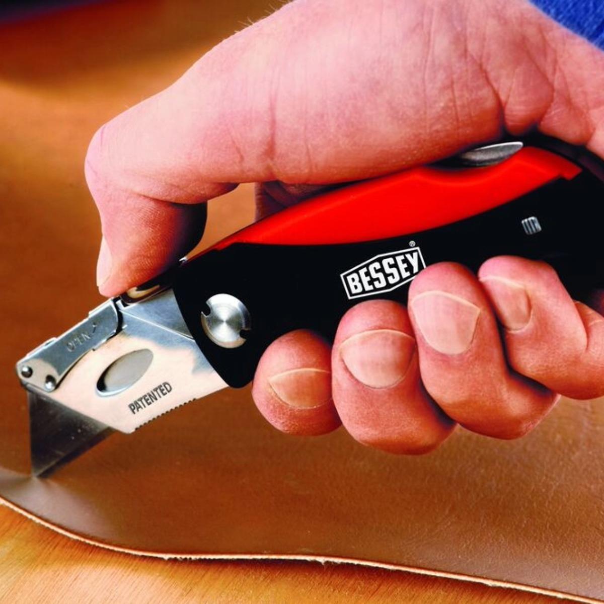 Bessey DBKPH-EU Folding Utility Knife with ABS Handle