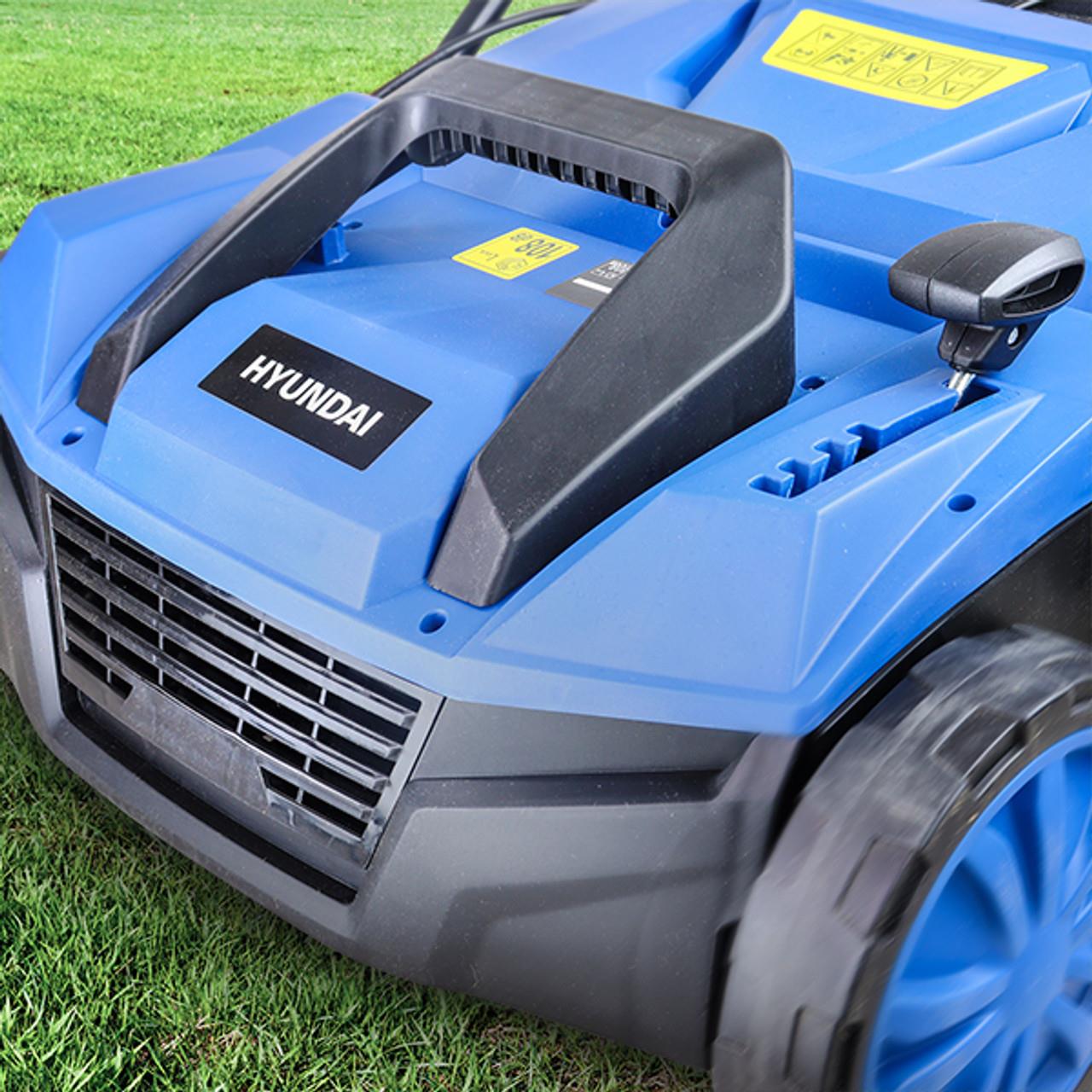 Hyundai HYSC1800E 38cm Electric Lawn Scarifier Aerator Lawn Rake 230V/1800W