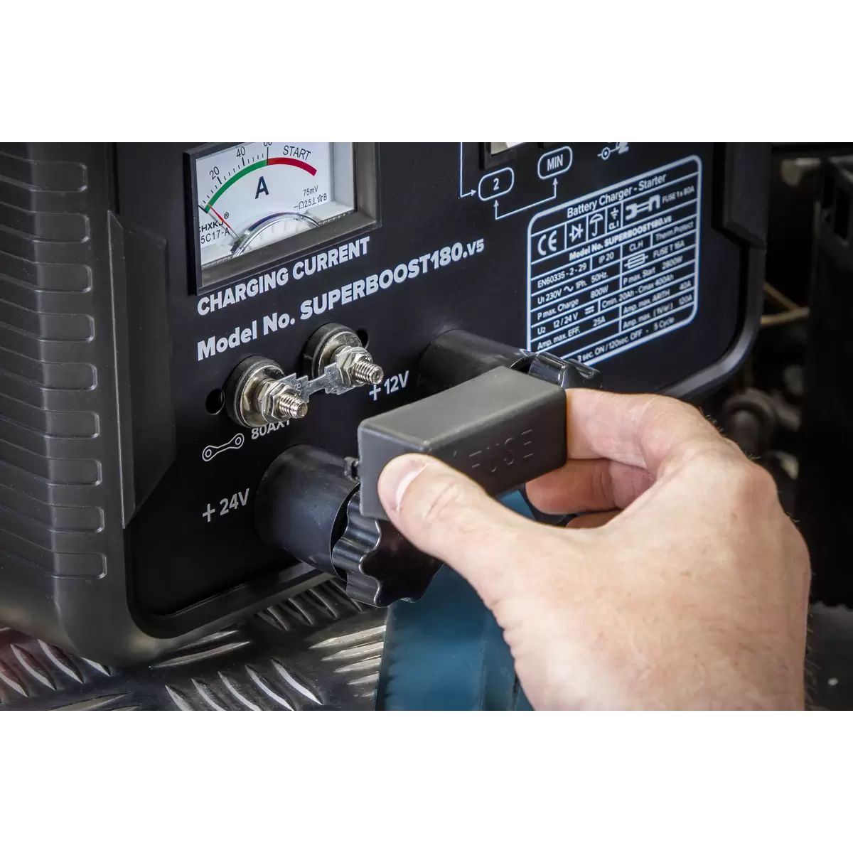 Sealey SUPERBOOST180 180/40A 12/24V Starter/Charger