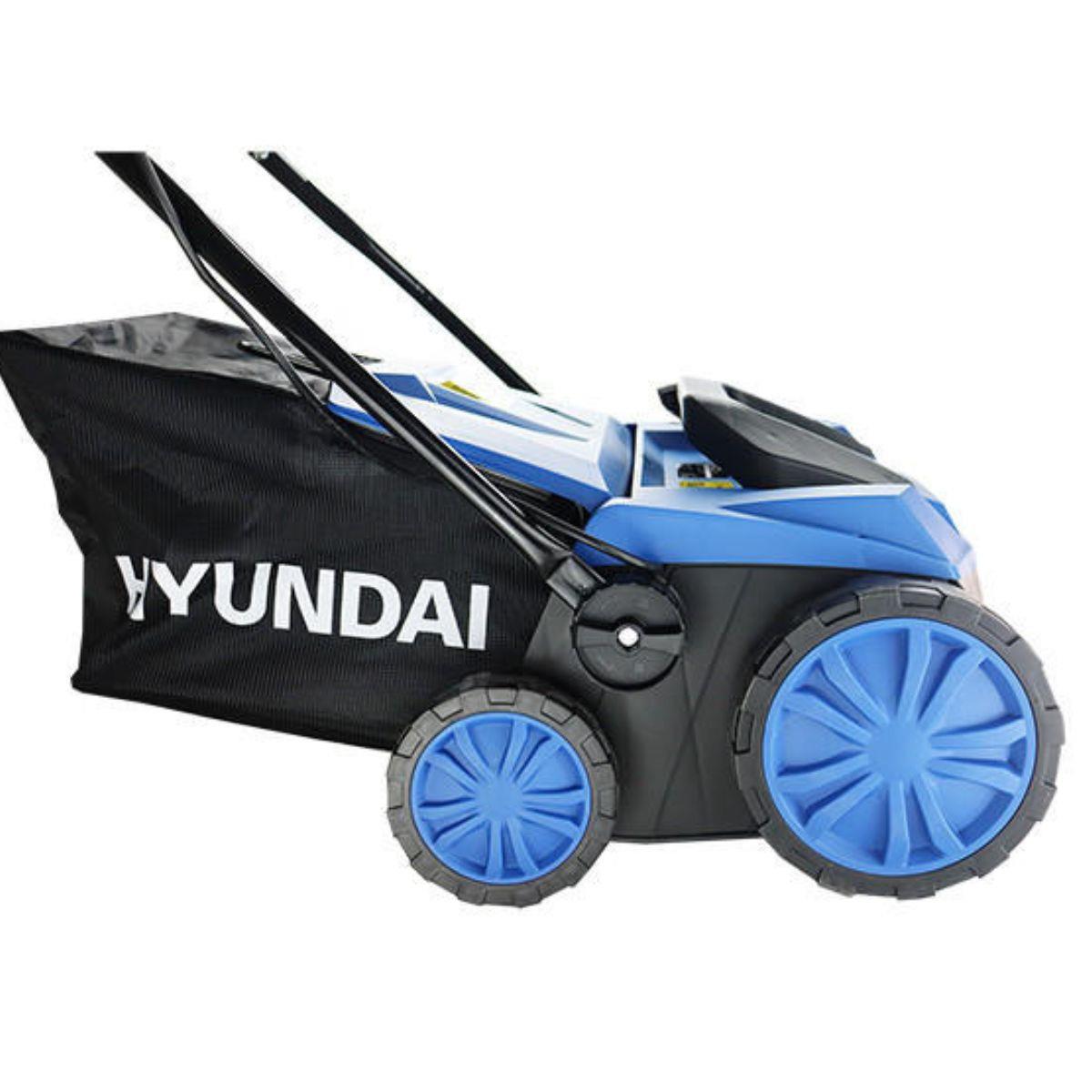 Hyundai HYSW1600E 38cm Artificial Grass Sweeper Multi-use Brush 45L Collection Bag 230V/1600W