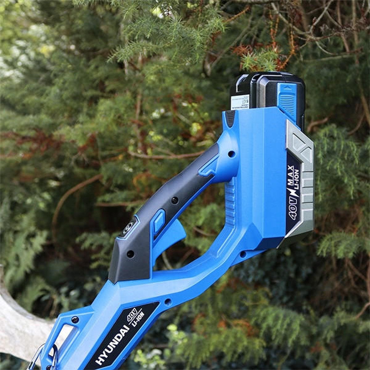 Hyundai HYTR40Li 40V Cordless Grass Trimmer 2.5Ah Li-ion Battery and Charger 33cm Cutting Width