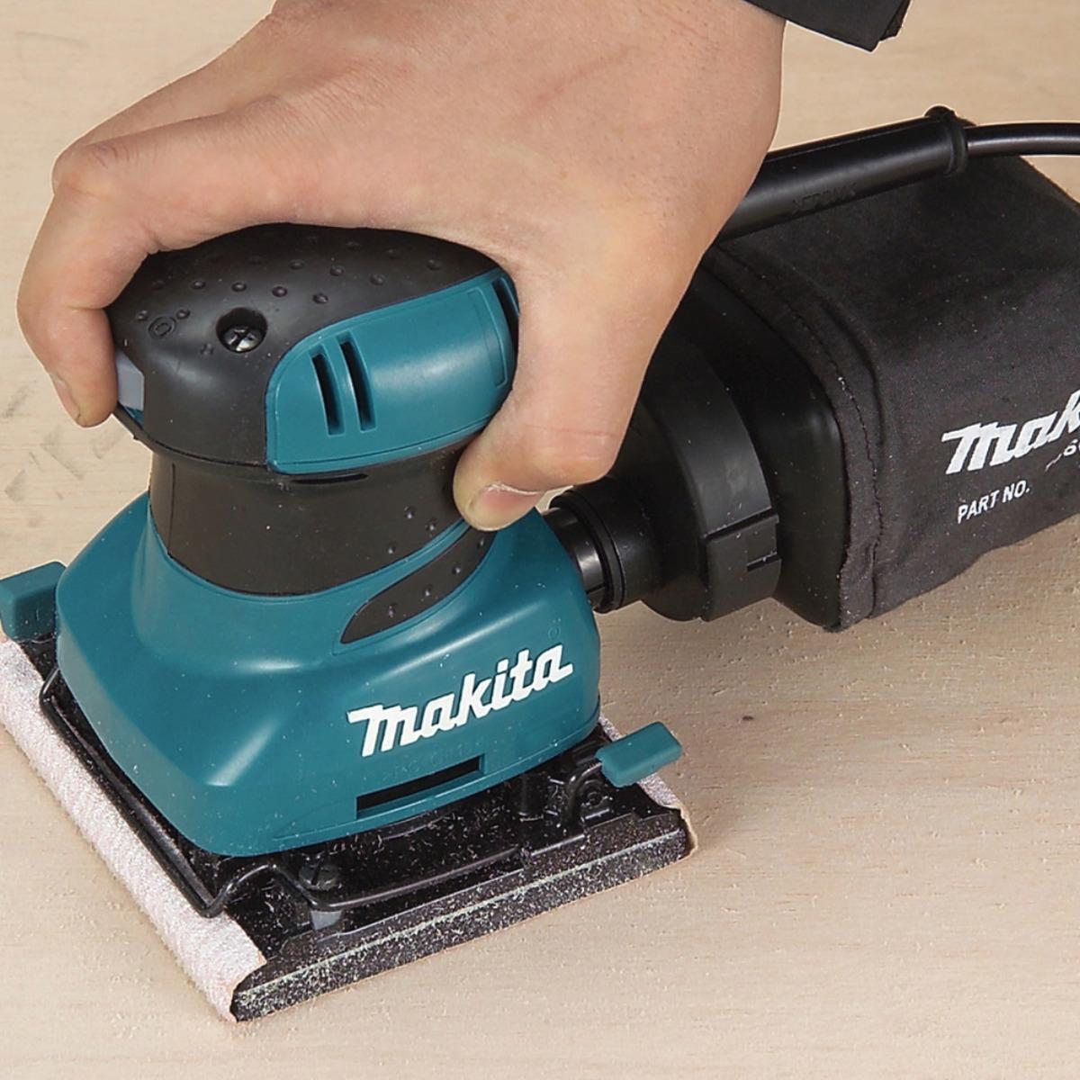 Makita BO4556/2 Orbital Finishing Palm Sander 240V