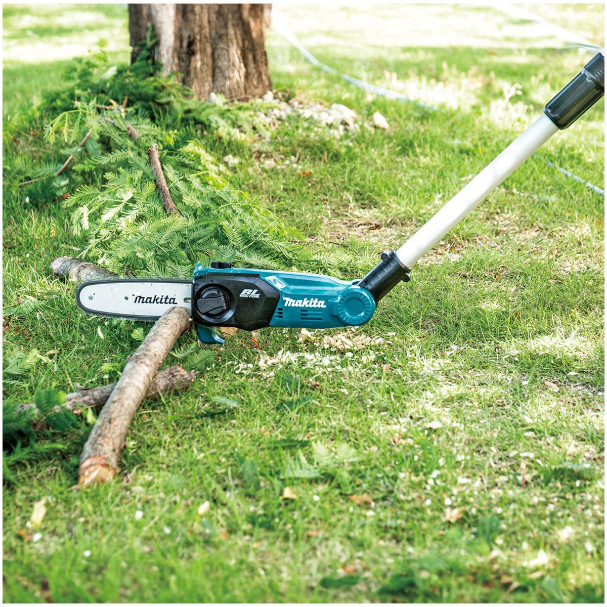 Makita DUA200RT 18V LXT Brushless 20cm Telescopic Pole Chainsaw With 1 x 5.0Ah Battery & Charger