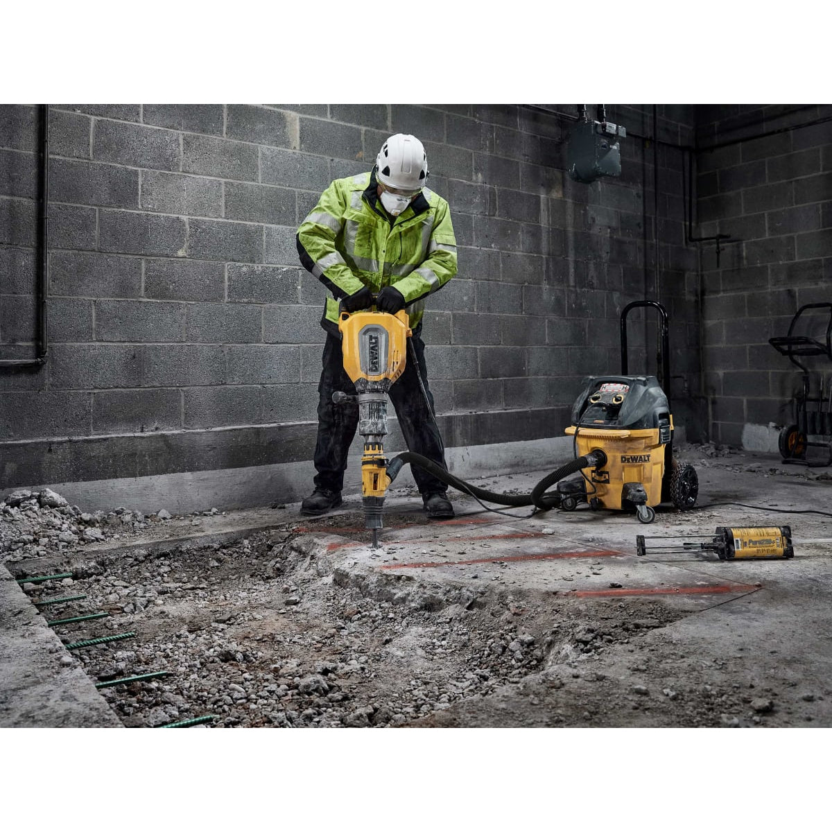 Dewalt D25911KL SDS-Max Demolition Hammer 110V Heavy-Duty 11kg Tool for Tough Demolition Work