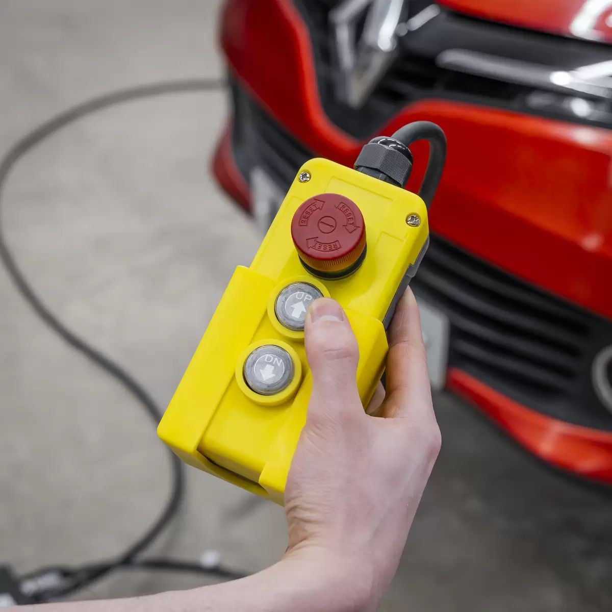 Sealey CLM2250 Portable Car Lift 2.25 Tonne Capacity for Convenient Vehicle Lifting