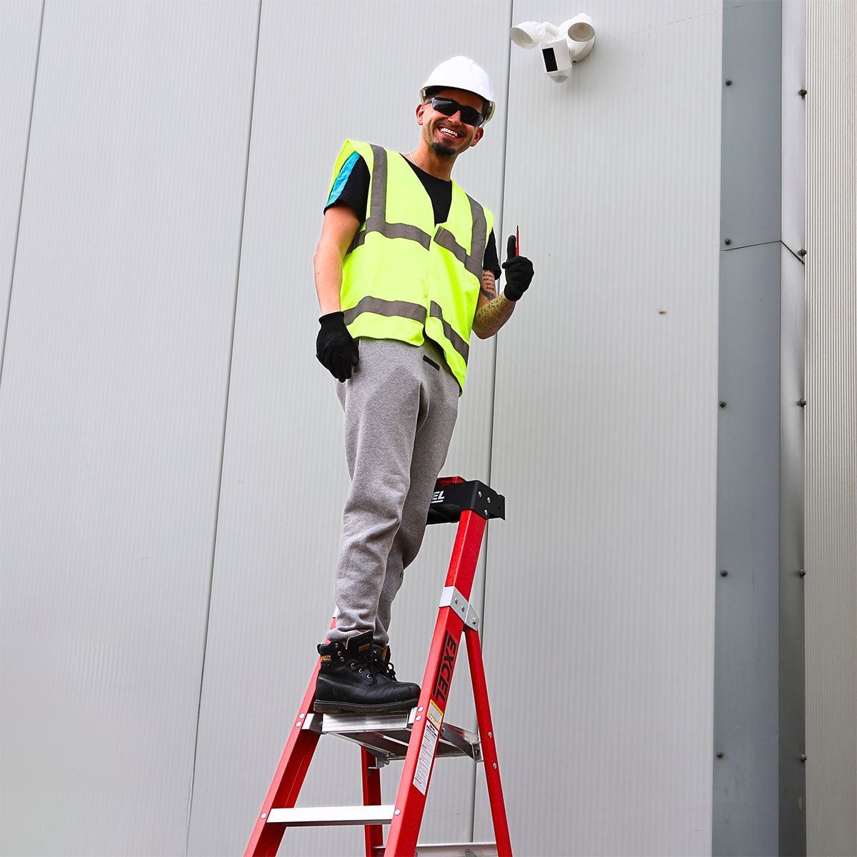 Excel Electricians Fibreglass Platform Step Ladder 3 Tread 1.34m EN131 Item Condition Box Opened Never Used - Collection Only