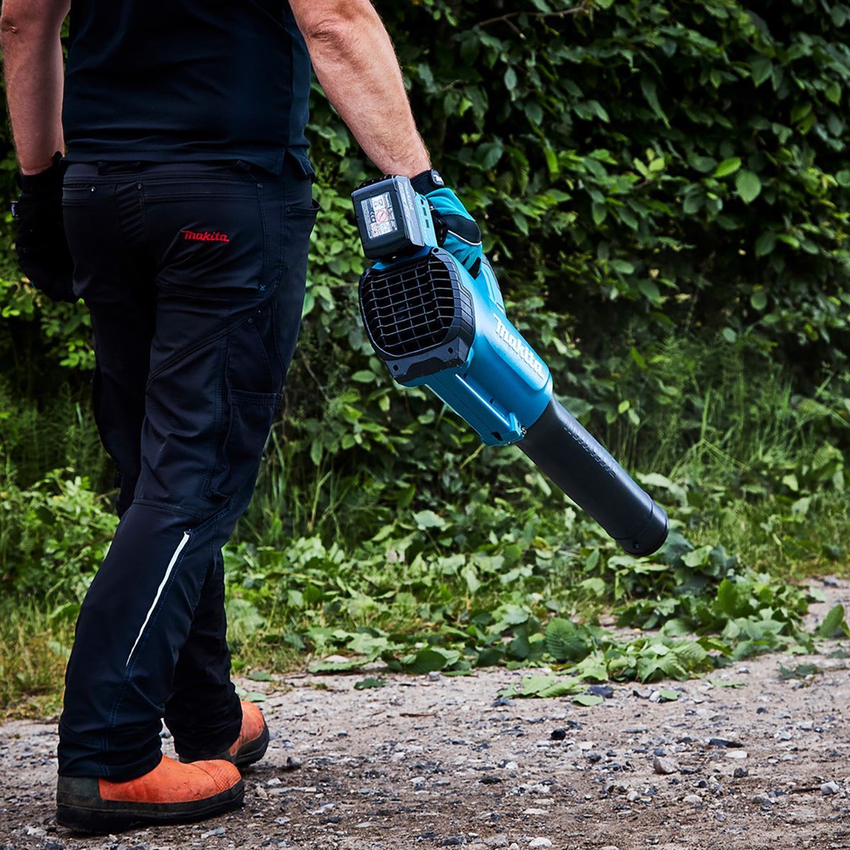Makita DUB184Z 18V LXT Brushless Leaf Blower With 1 x 5.0Ah Battery & Charger