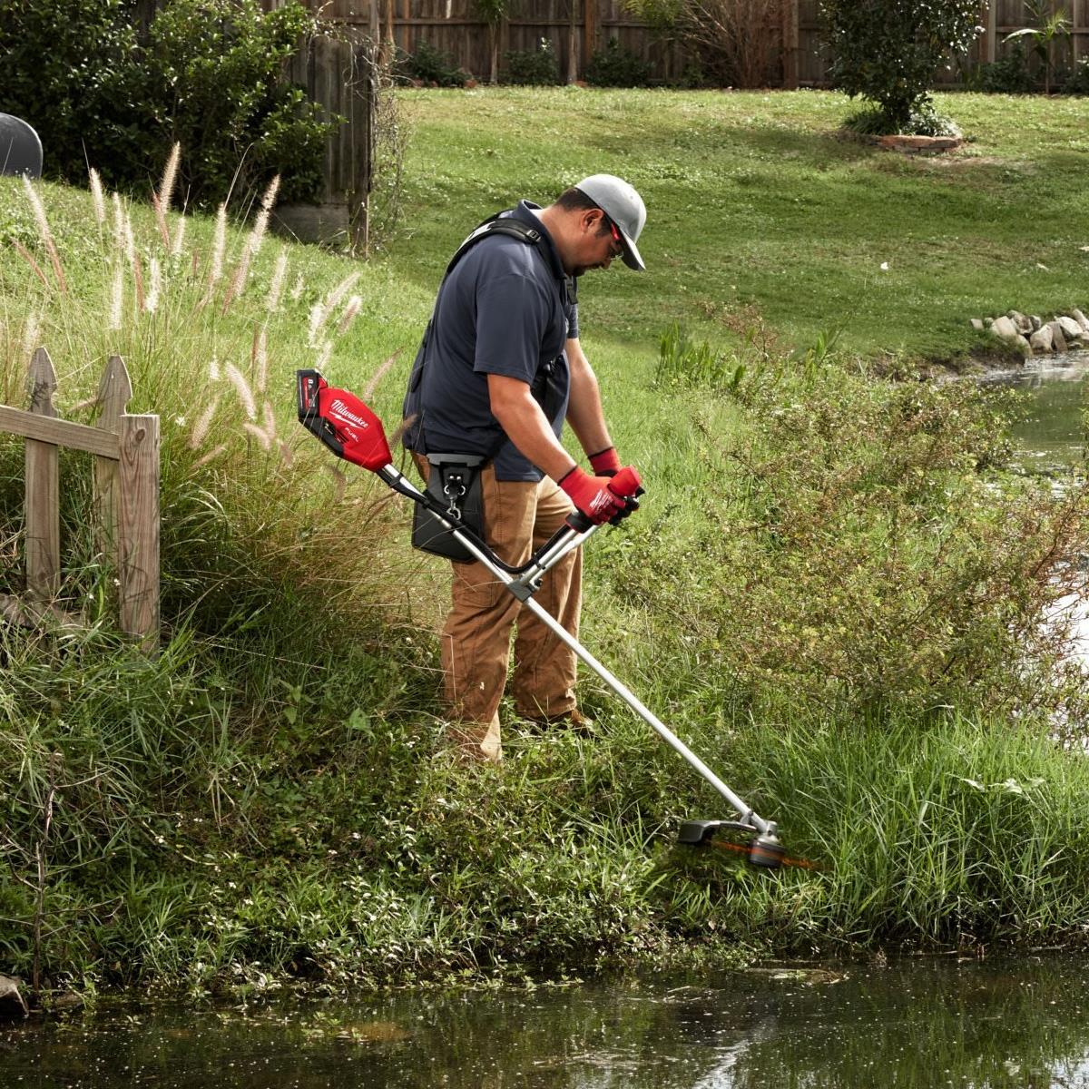 Milwaukee M18FBCU-0 M18 18V Brushless Brush Cutter With 1 x 8.0Ah Battery Charger & Harness