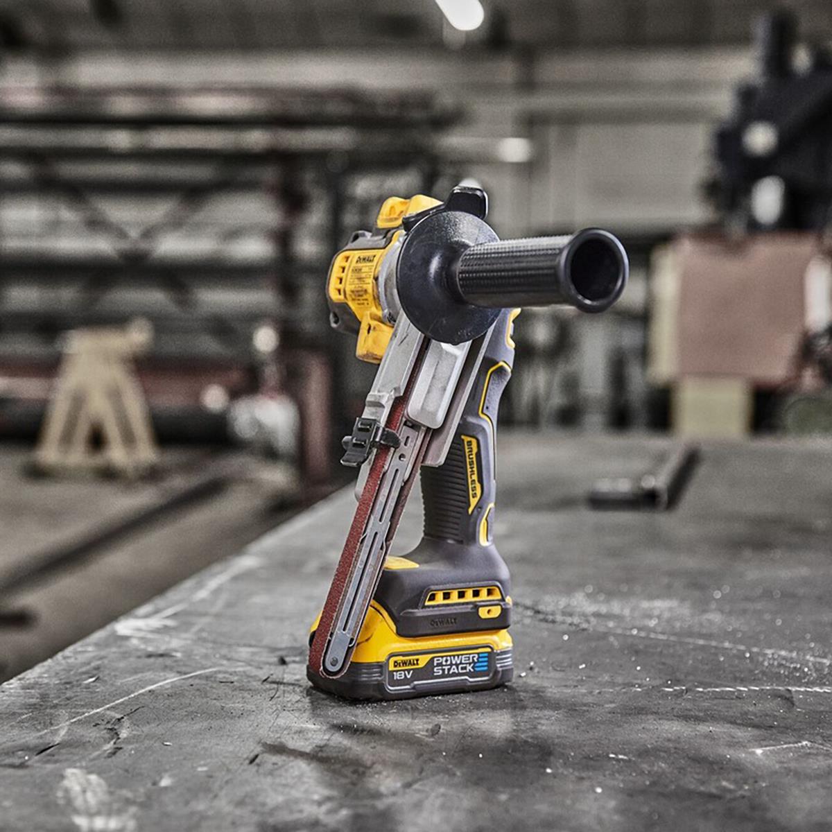 Dewalt DCM200NT-XJ 18V XR Brushless Band File With 1 x 4.0Ah Battery Charger & Case