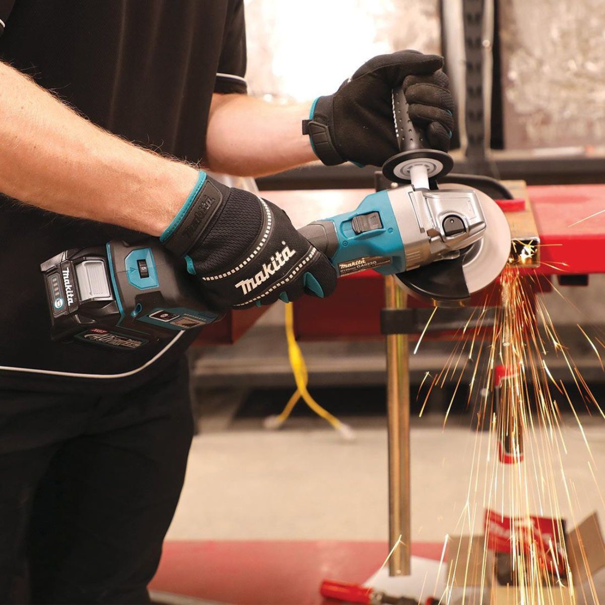 Makita GA023GZ01 40V Max XGT 125mm Brushless Angle Grinder With Type 4 Case