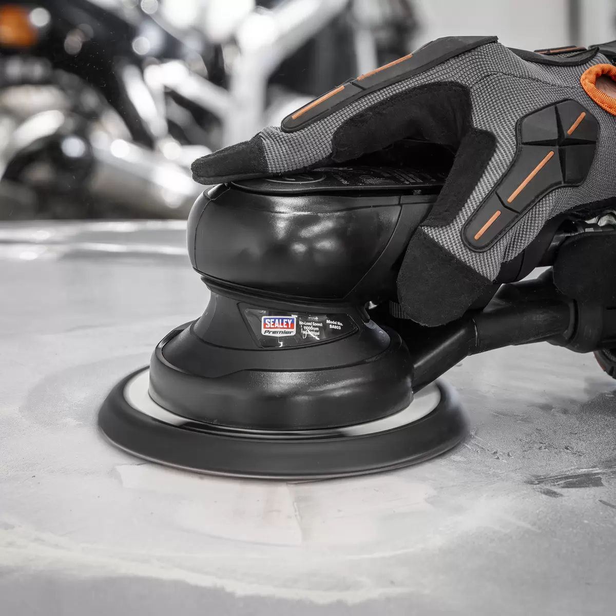 Sealey SA803 Air Palm Orbital Sander Ø150mm Dust-Free, Durable, and Noise-Reducing Sander for Precision Sanding