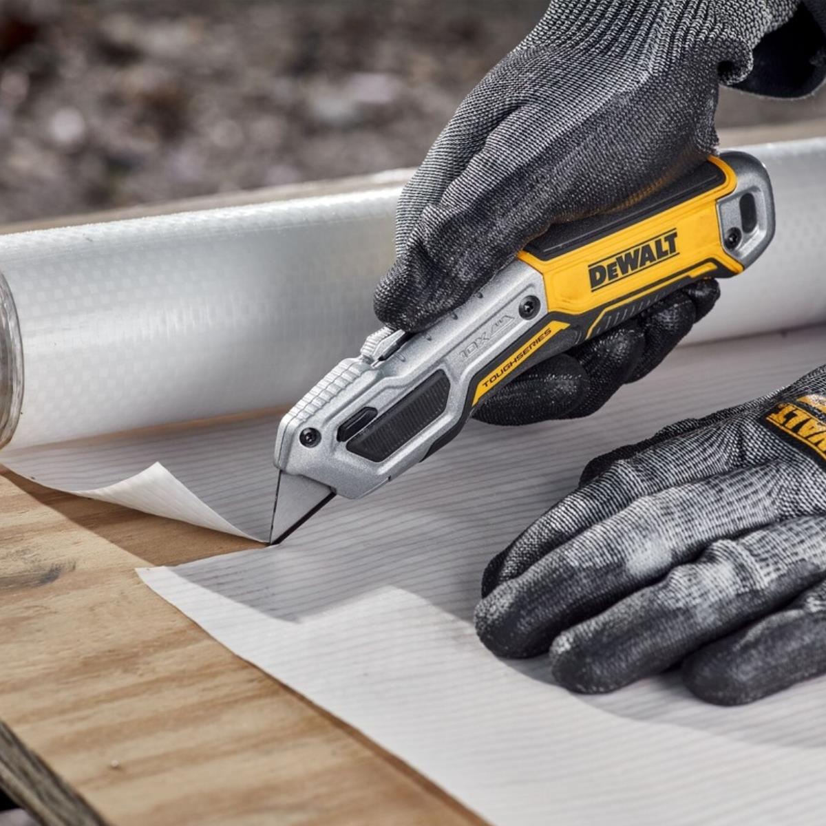 Dewalt TOUGHSERIES Heavy-Duty Retractable Utility Knife DWHT10999-0
