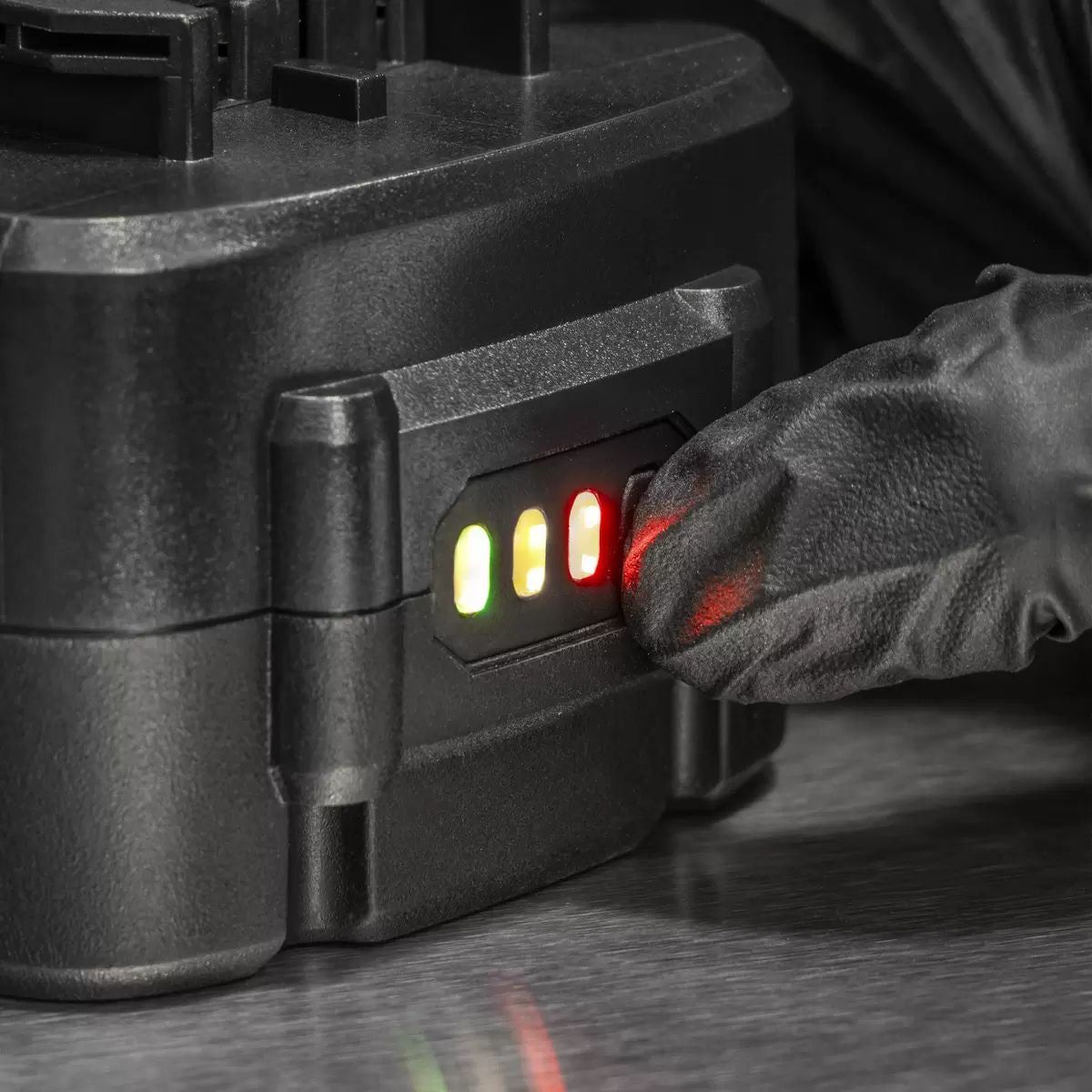 Sealey CP401LI 18V Angle Grinder 115mm 1 x 3Ah lithium-ion battery & 2.4A mains charger in a storage case