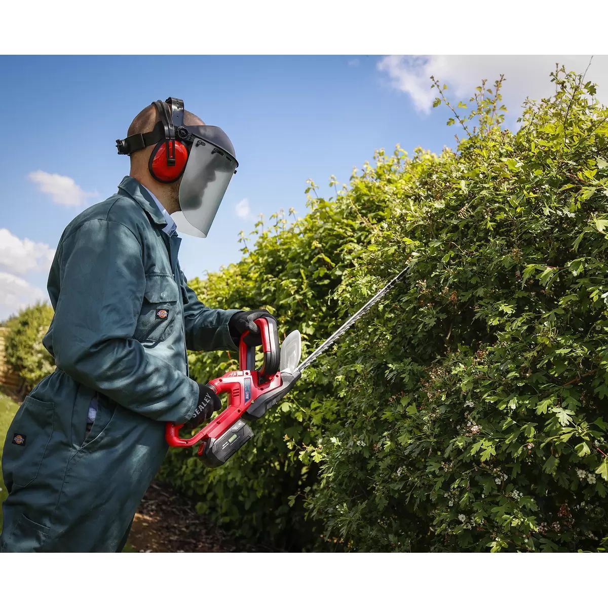 Sealey CHT20VCOMBO4 Hedge Trimmer Cordless 20V with 1 x 4Ah Battery & Charger
