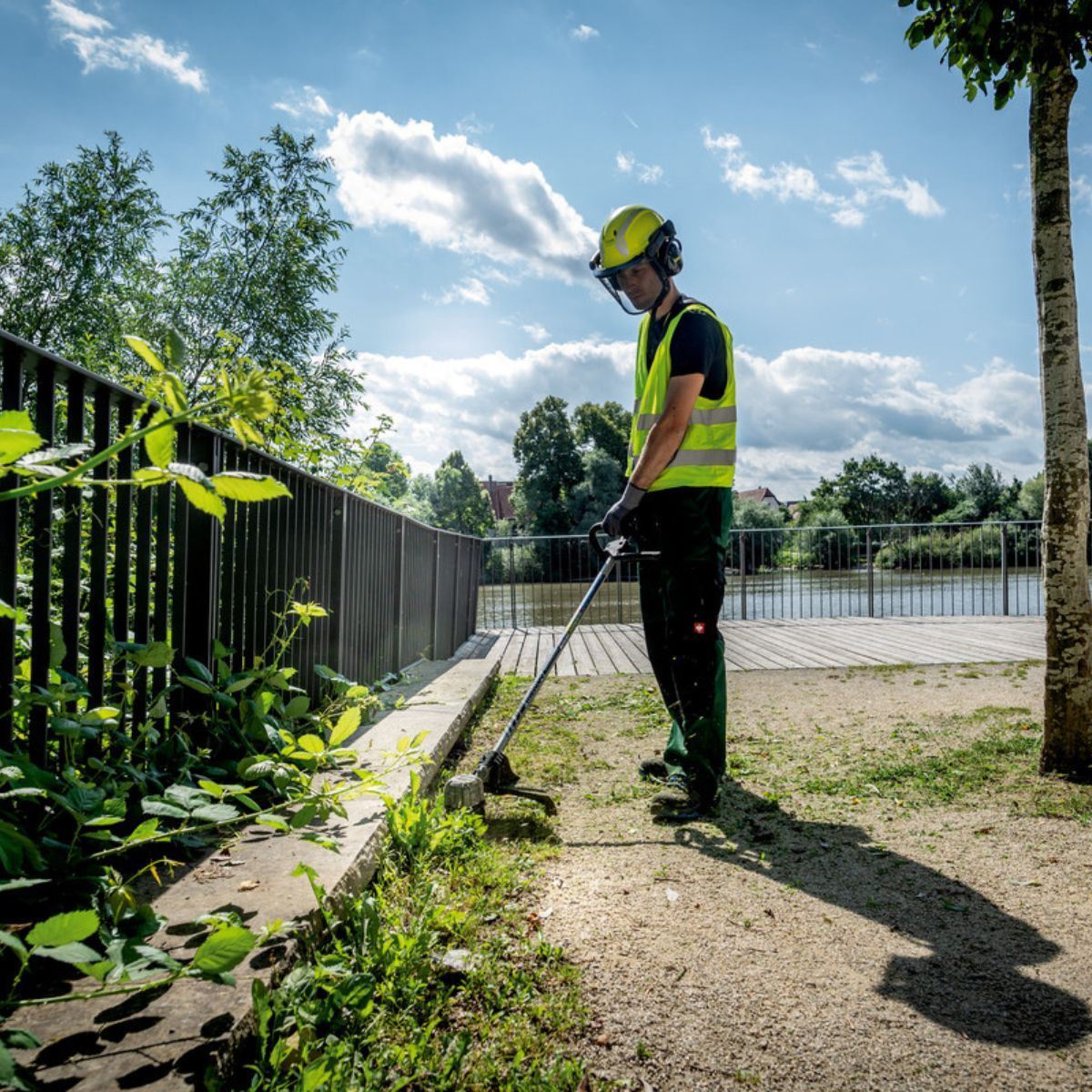 Metabo FSD 36-18 LTX BL 40 36V Brushless 40cm Grass Trimmer with 2 x 8.0Ah Battery & Charger