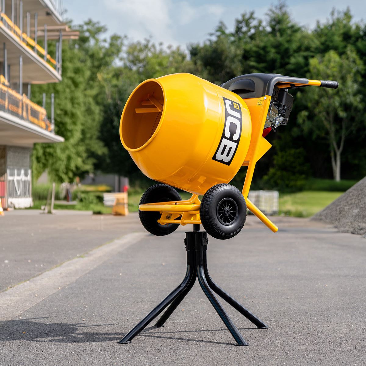 JCB CMH150P Cement Mixer Honda GX160 Petrol Engine 134L Seam Welded Drum 100L Working Capacity