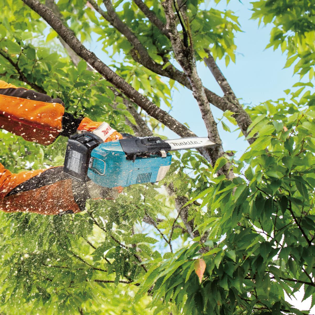 Makita DUC258Z 18V LXT Brushless Top Handle 25cm Chainsaw Body Only