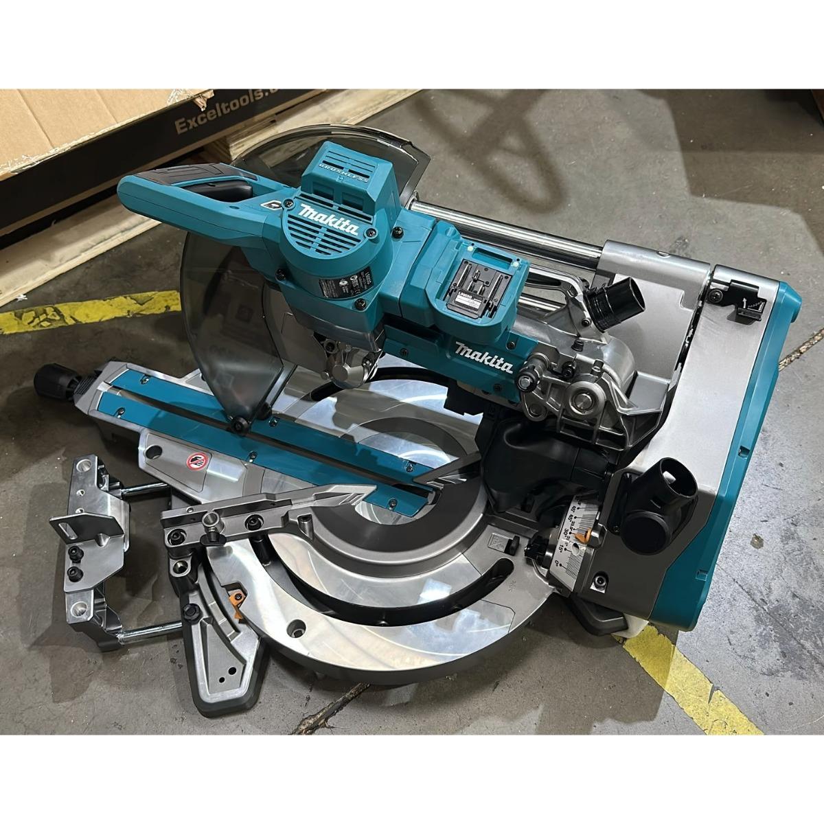 Makita LS003GZ01 40Vmax XGT Brushless 305mm Slide Compound Mitre Saw Body Only Item Condition Seller Refurbished