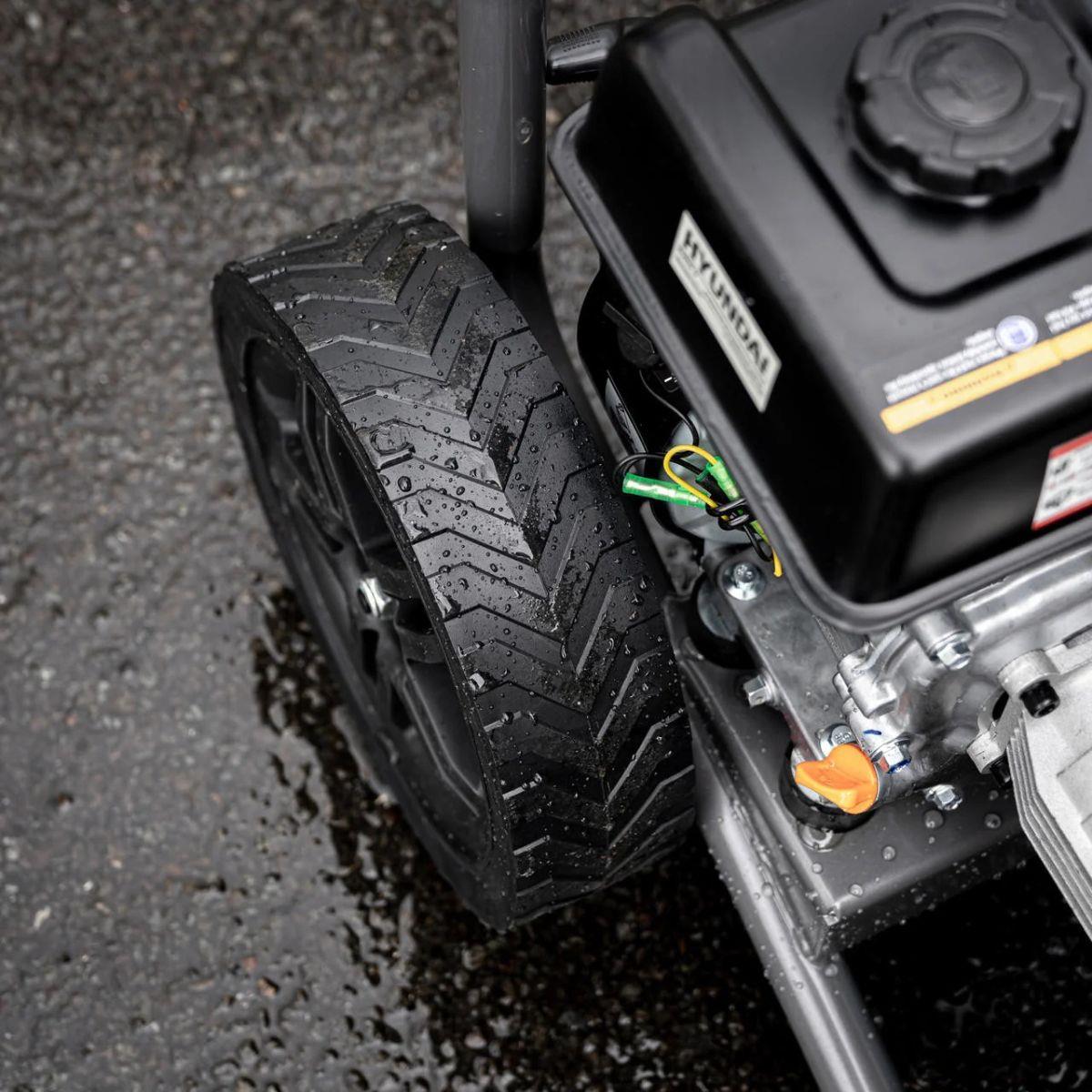 Hyundai HYW3400P 3400psi 210cc Petrol Pressure Washer, 9L/min, 10m Hose & Detergent Tank