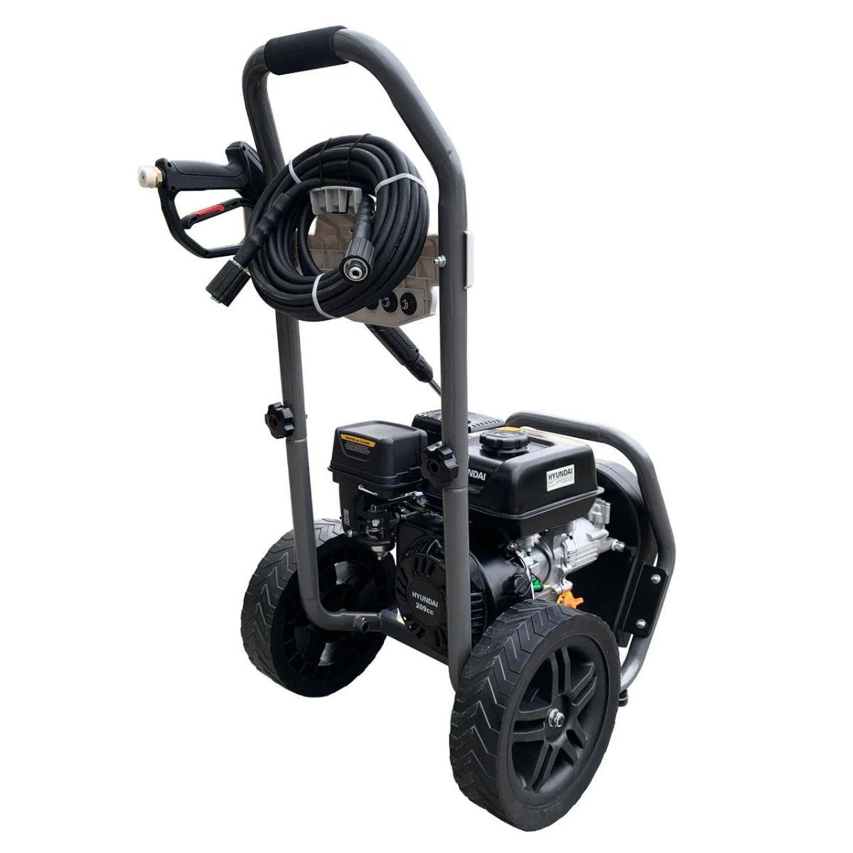 Hyundai HYW3400P 3400psi 210cc Petrol Pressure Washer, 9L/min, 10m Hose & Detergent Tank