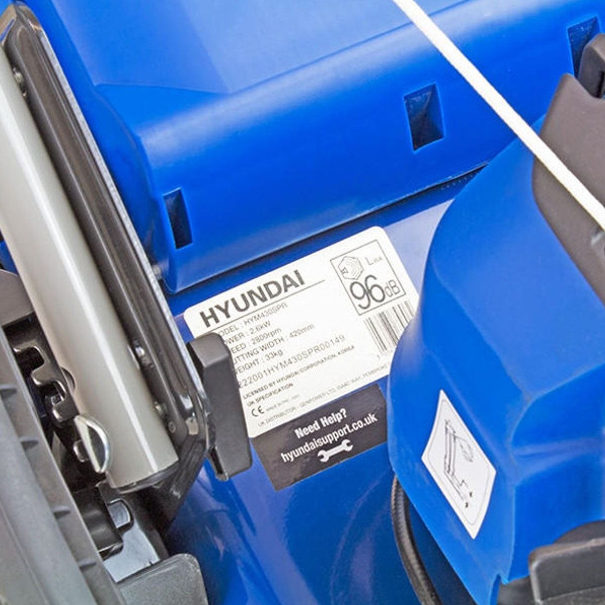 Hyundai HYM430SPR 43cm Self-Propelled Petrol Roller Lawnmower, 25-75mm Cuts & Rear Discharge