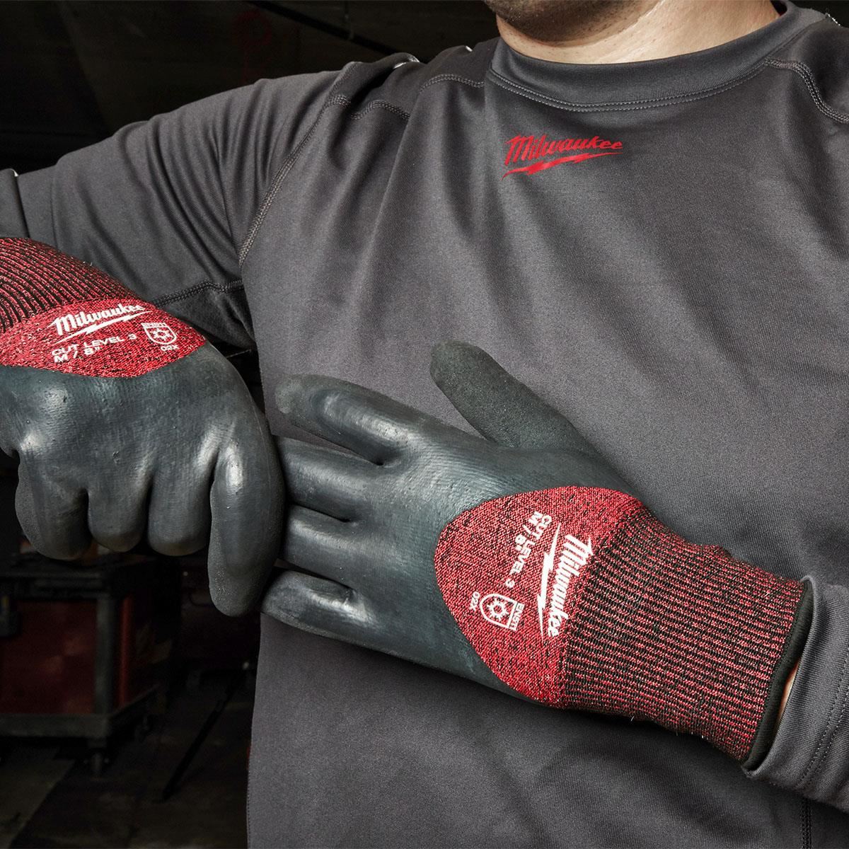 Milwaukee 4932479707 Winter Cut C Gloves Size 7/S