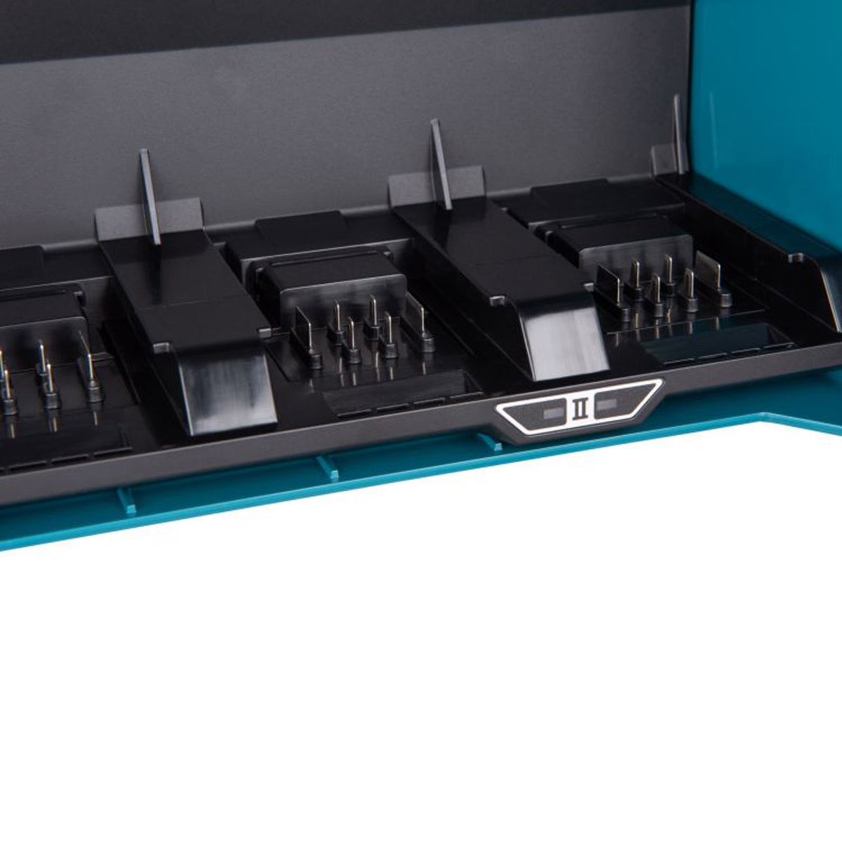 Makita BCC01 40V XGT Battery Charging Makpac Case With 4 x Batteries
