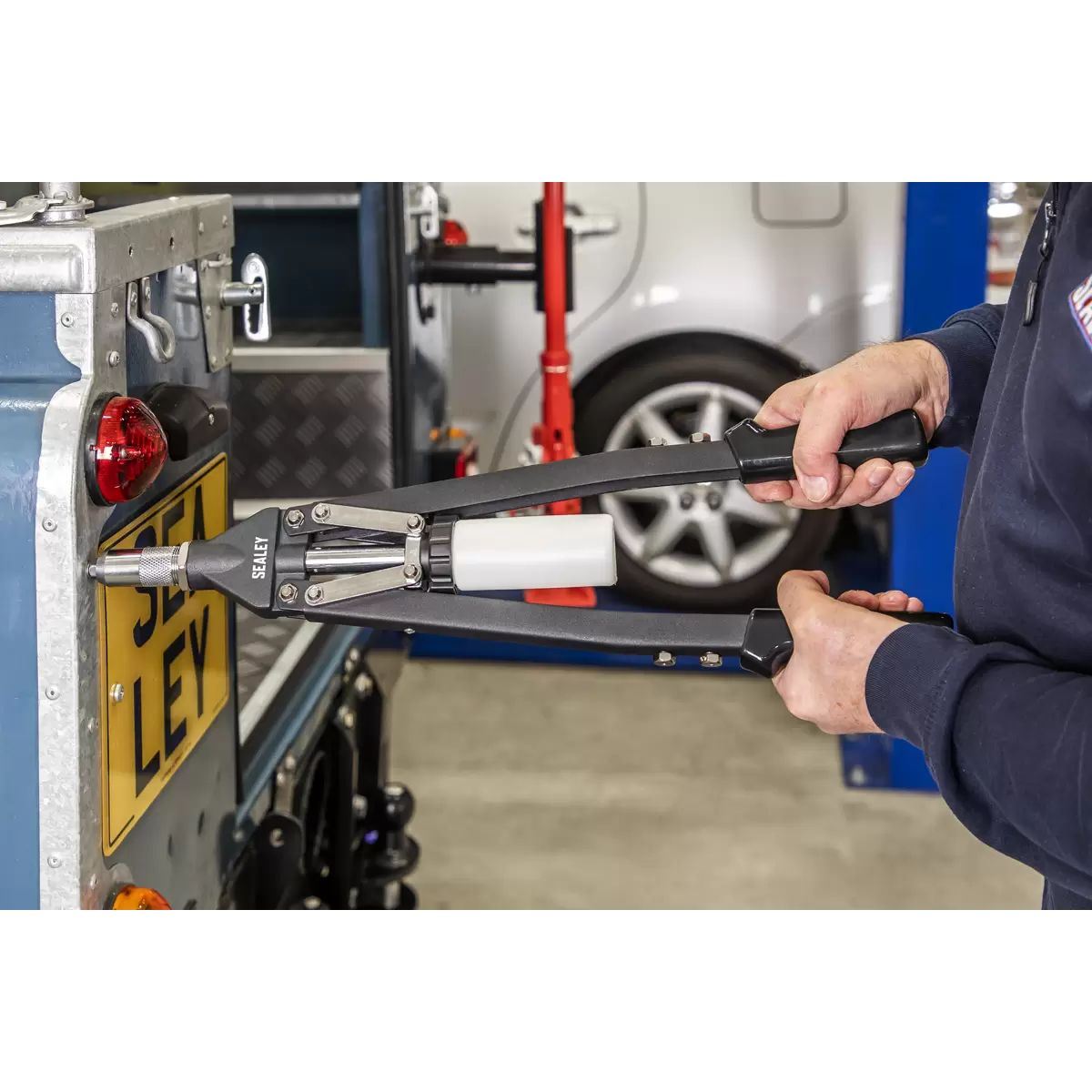 Sealey AK3981 Long-Arm Riveter with Collection Bowl Heavy-Duty